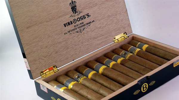 Cigar Vinaboss 60, hộp sơn mài 10 điếu-21-1